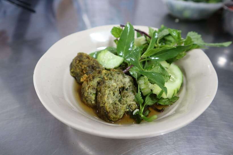 Hanoi: Michelin Guide Street Food Walking Tour - Cafe Phố Cổ egg coffee: the finale that feels like a secret