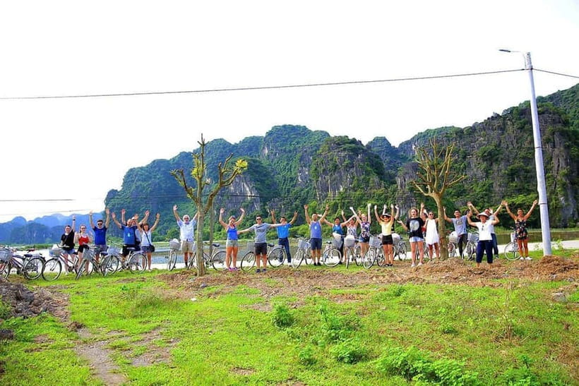 Hanoi/Ninh Binh: 1-Day Tam Coc/Trang An, Hoa Lu & Mua Caves - Mua Cave / Hang Mua: Steps, Heat, and the Big Countryside Panorama