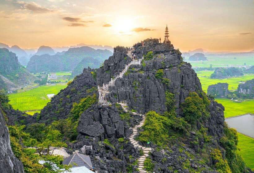 Hanoi: Ninh Binh- Hoa Lu - Trang An - Mua Cave - Best Seller - Hoa Lu, ancient Vietnam: King temples plus a low-key bike option