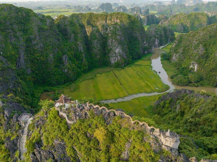 Hanoi: Ninh Binh- Hoa Lu - Trang An - Mua Cave - Best Seller - Lunch at the local buffet: good fuel, and goat meat is the theme