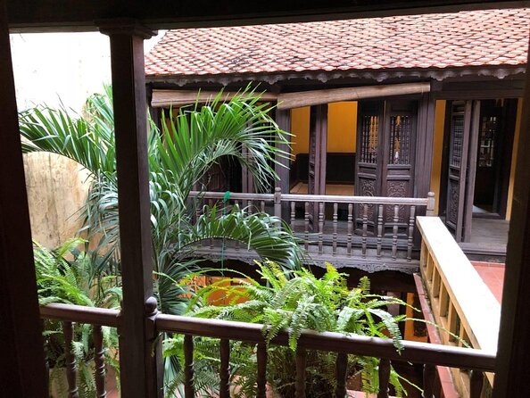 Hanoi Old Quarter Private Walking Tour with Student Guide - First Stop: Hoan Kiem Lake and Getting Your Bearings