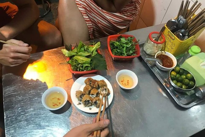 Hanoi street food tour (small group) - Portion size: come hungry, but don’t expect restaurant plates