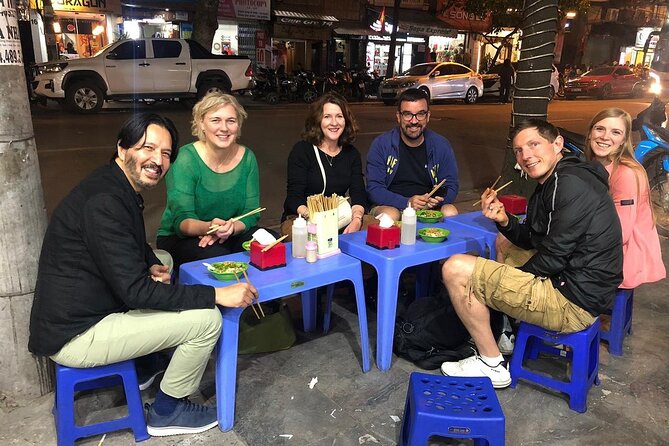Hanoi Street Food Tour with local delicacies - The Old Quarter walk: culture stops without turning it into a museum