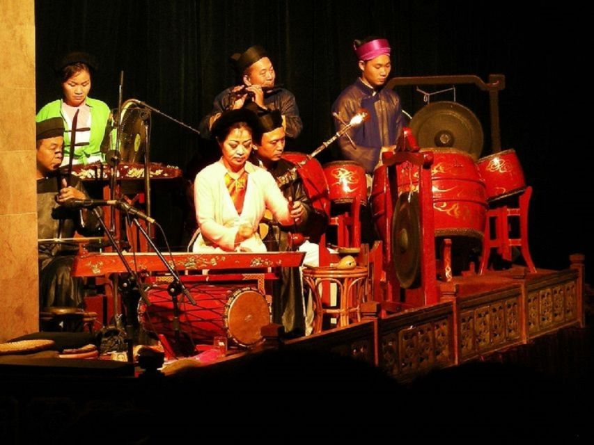 Hanoi: Water Puppet Show Ticket with Hotel Delivery Add-On - Following the story: the audio guide and the language reality