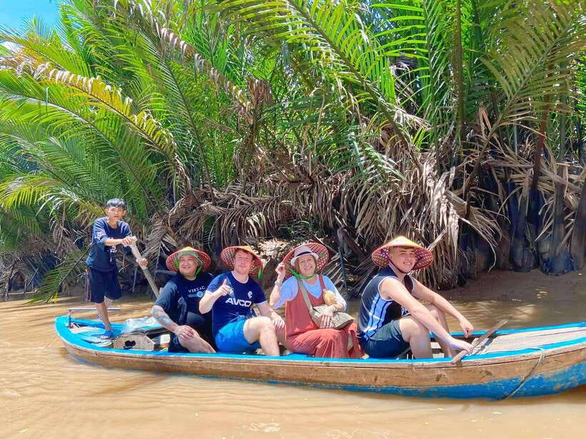 HCMC: Cu Chi Tunnels & Mekong Delta VIP Tour by Limousine - Crawl distance and traps: the practical limits you should respect