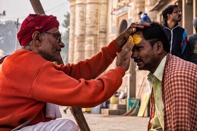 Hidden Secrets of Varanasi: Vibrant Tradition (Guided Tour) - Meeting at Manmandir Ghat: a practical start point