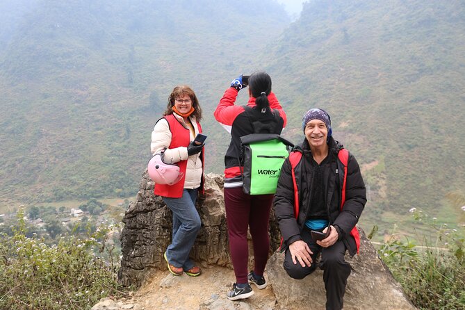 High Quality Small Group With Easy Riders 3 Day + Private Room - Du Gia and remote village roads: long hours, quieter character