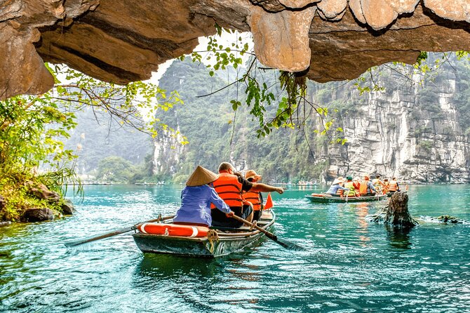 Highlight Ninh Binh Full Day Tour Tam Coc Boat, Mua Cave, Hoa Lu - Mua Cave Hike to Dragon View: Nearly 500 Steps for the Big Payoff