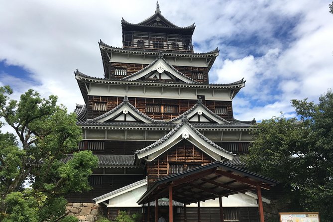 Hiroshima in a Nutshell: Morning Bike Adventure - Stop 3: Hiroshima Castle close-up ride—gardens, history, and best angles
