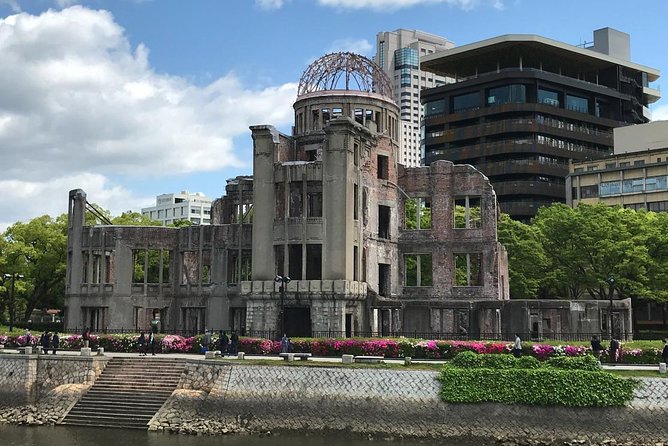 Hiroshima in a Nutshell: Morning Bike Adventure - Stop 4: Shukkei-en Garden—designed nature with admission included