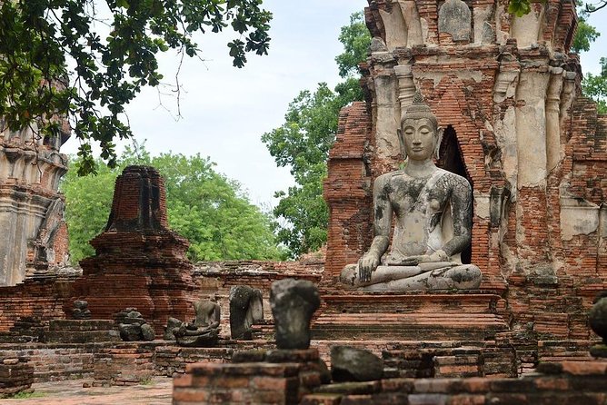 Historical City of Ayutthaya - Unesco Full Day Tour From Bangkok - Stop 1: Bang Pa-In Palace (Summer Palace) first for a reason