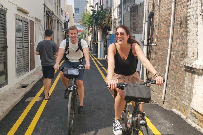 Historical Singapore Bike Tour on Full-Sized Bicycles - Meeting at Let’s Go Tour Singapore and getting set up with lockers and a plan