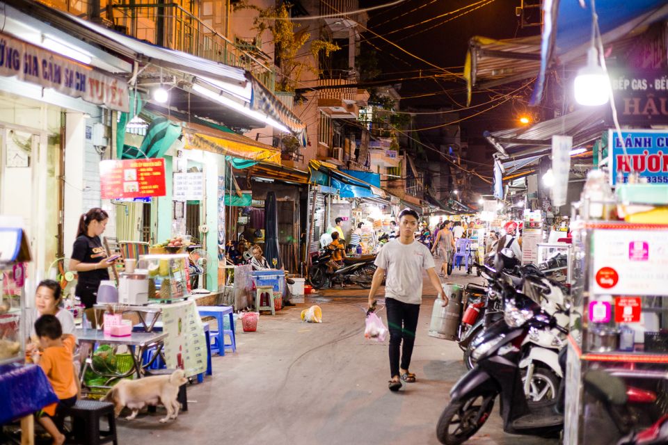 Ho Chi Minh City: Private Street Food Evening Walking Tour - Saigon After Dark: Why This Private Food Walk Hits Different
