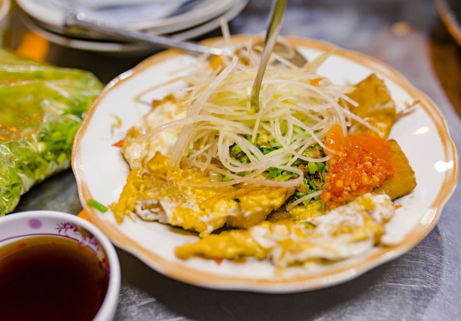 Ho Chi Minh City: Private Street Food Evening Walking Tour - Sugarcane Juice with Orange: A Sweet Reset for Your Stomach
