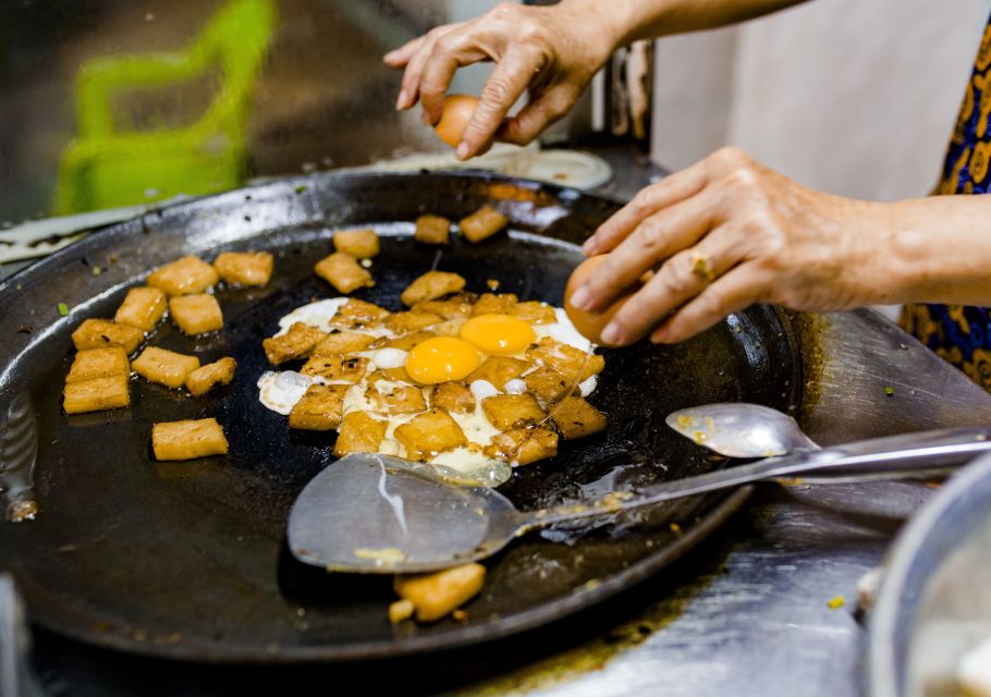 Ho Chi Minh City: Private Street Food Evening Walking Tour - Saigon Bánh Mì: The Sandwich Moment Everyone Talks About
