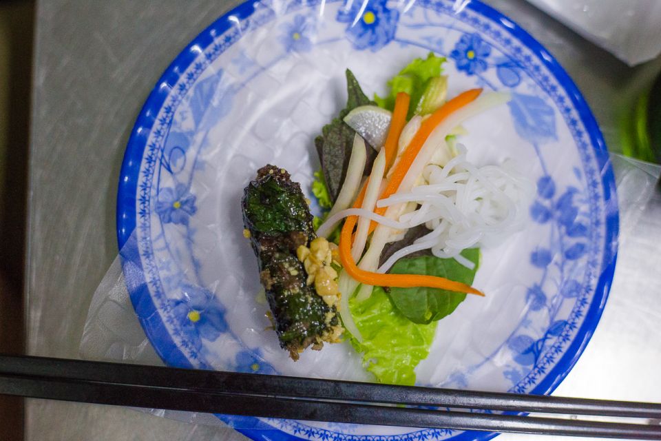 Ho Chi Minh City: Private Street Food Evening Walking Tour - District 3 Back Lanes: Nguyen Thiền Thuật Apartments and a Seafood Alley Seat
