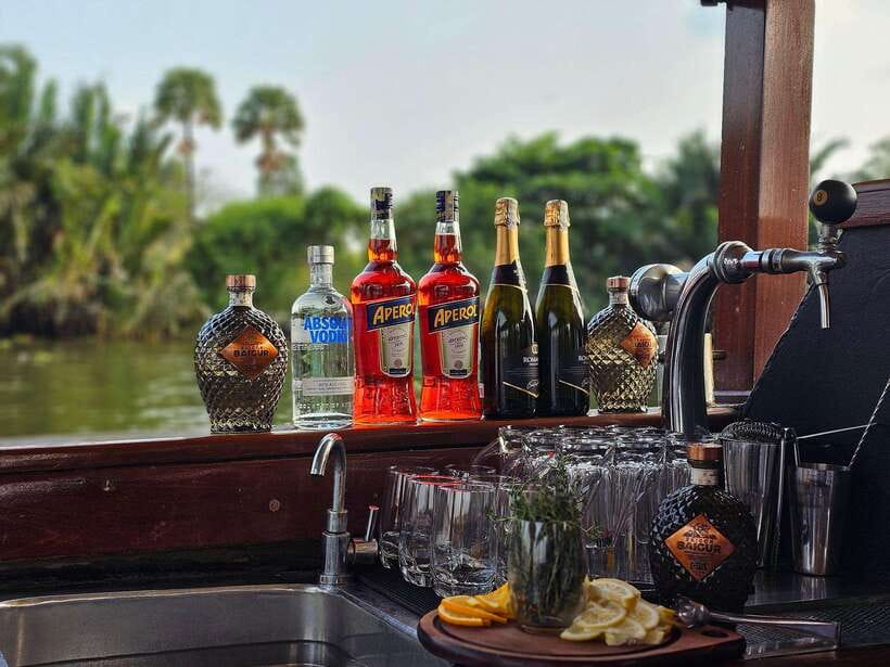 Ho Chi Minh City: Saigon River Boutique Cruise - Onboard bar, drinks, and snacks: what you should plan to spend