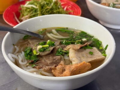 Ho Chi Minh City: Super Niche Walking Street Food Tour - The 210-Minute Pace: 2.5 km of Street Food Without the Slog