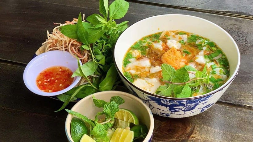 Ho Chi Minh City: Walking Food Tour with 13 Tastings - Key highlights you should circle