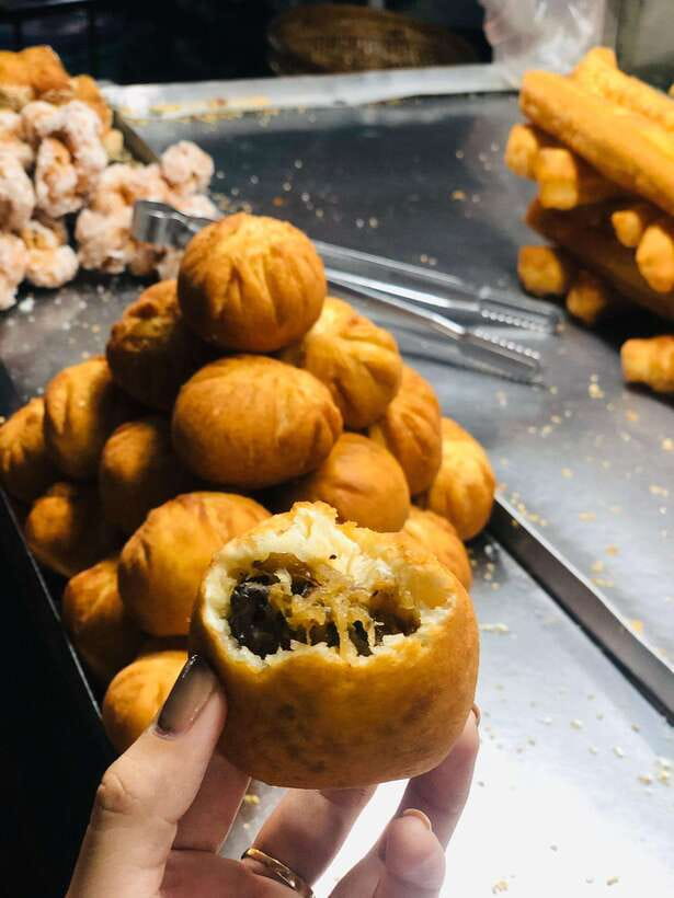 Ho Chi Minh City: Walking Food Tour with 13 Tastings - Drinks and portion reality: how to avoid the end-of-tour slump