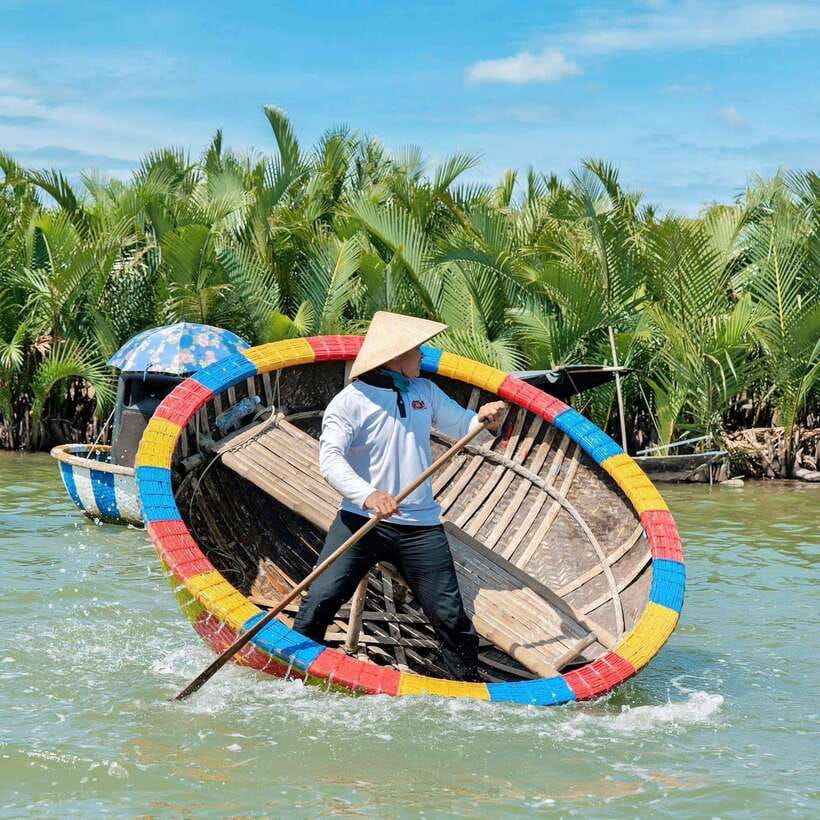 Hoi An: Coconut Basket Boat Ride by Hangcoconut - The practical part: how the fishing and net casting works