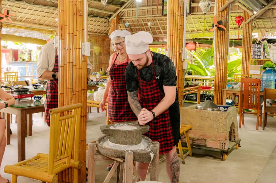 Hoi An: Market Experience with Optional Fishing and Cooking - Cooking class at the Dragon restaurant: hands-on Vietnamese food