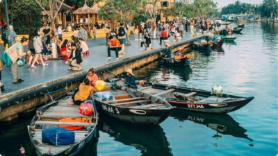 Hoi An: River Lantern Boat Experience with Free 5G eSIM - Meeting at 153 Trần Phú near the Japanese Bridge