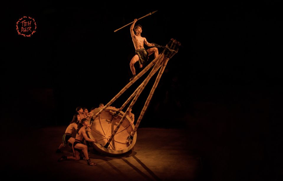 Hoi An: Teh Dar Vietnamese Bamboo Circus at Lune Center - What the name Teh Dar signals: circle-of-life storytelling
