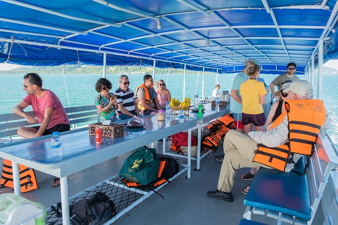 Hong by Starlight: Sea Cave Kayaking and Loy Krathong Floating - The big cultural shift: making your Krathong flower basket