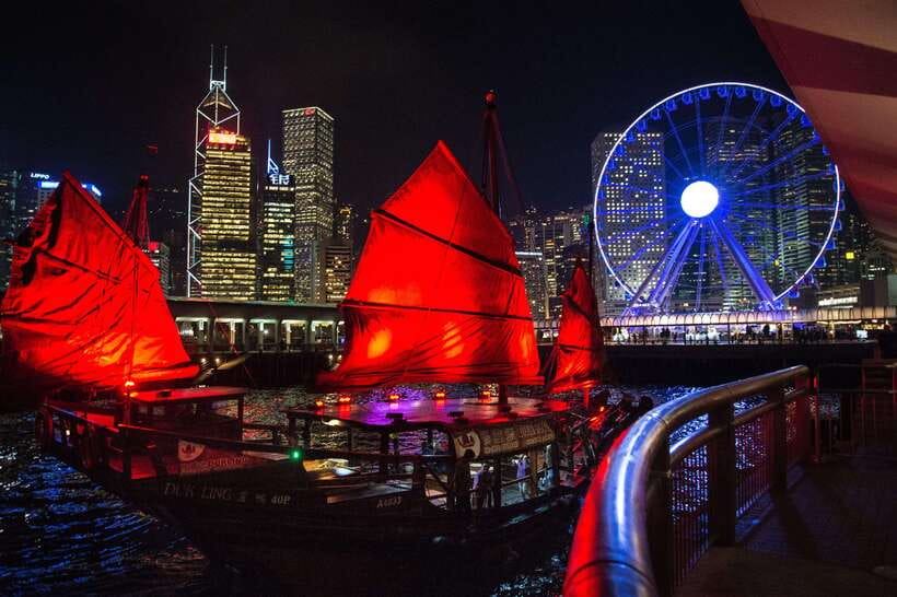 Hong Kong: Dukling, Antique Boat Tour in Victoria Harbour - Finding Dukling fast at Avenue of Stars (and not the wrong pier)