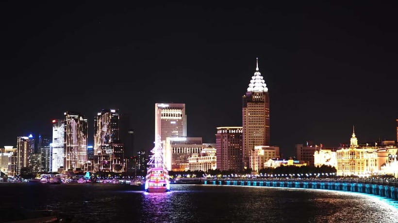 Huangpu Night Cruise: Cozy Vibe & Modern Shanghai Glow - Food on Board: Good to Have, Not the Main Event