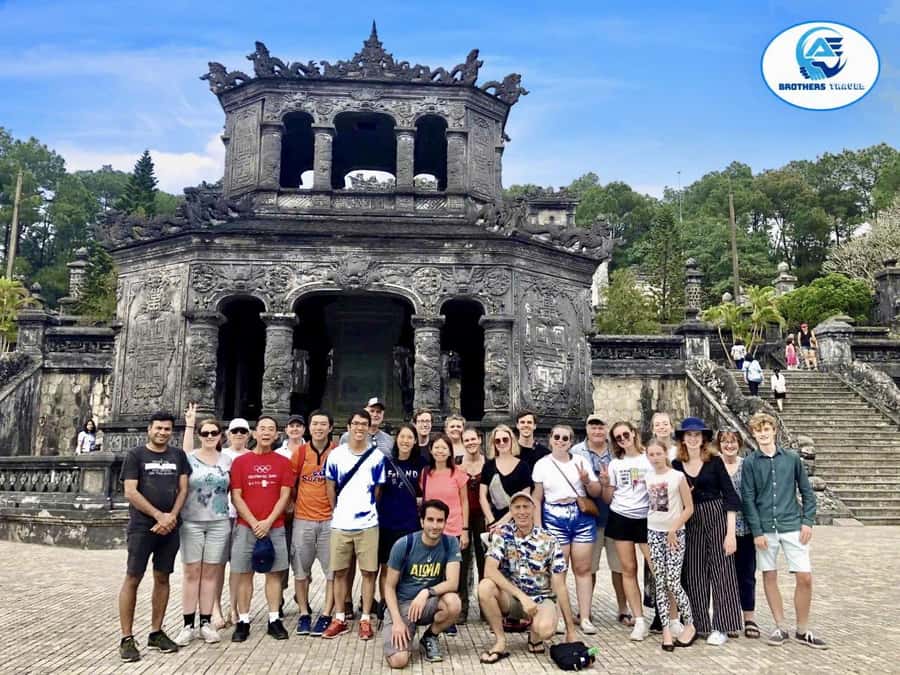 Hue City Tour Full Day - Group Tour - Perfume River dragon boat lunch: a smart mid-day reset