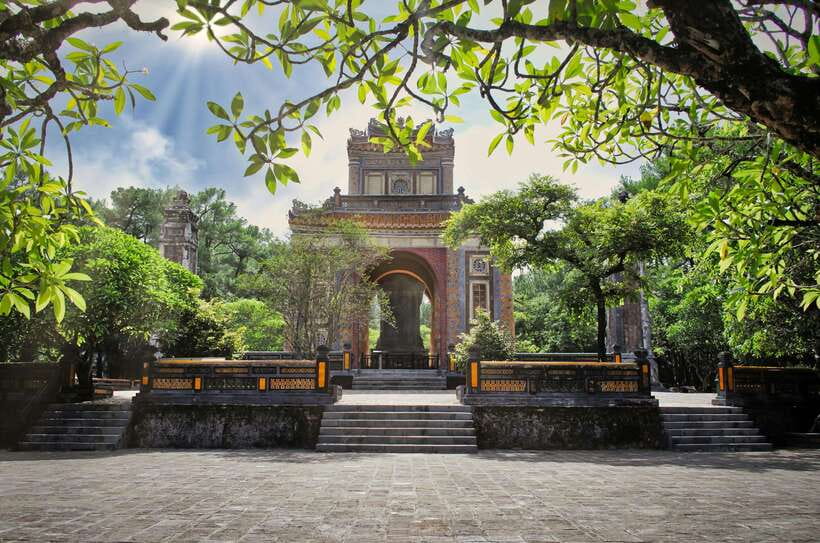 Hue :Exploring Royal City with Multi Options and Dragon Boat - Key things that make this Hue day tour work