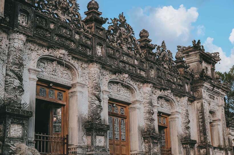Hue :Exploring Royal City with Multi Options and Dragon Boat - Pagoda stops: Thien Mu and Tu Hieu for the spiritual side