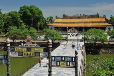 Hue: Imperial City Walk, Motorbike Tour & Private Car Options - Price and logistics: the $7 base isn’t the full day cost
