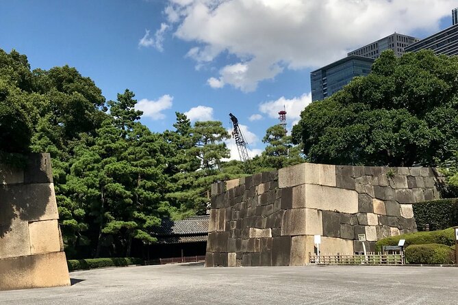 Imperial Palace East Garden and Edo Castle Walking Tour in Tokyo - Wadakura Fountain Park: calm water, plus royal wedding history