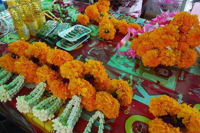 In and around Bangkok Private Tour Guide with Custom Experience - Old neighborhoods and street energy: Khaosan Road, Banglamphu, Chinatown