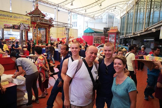 In and around Bangkok Private Tour Guide with Custom Experience - Floating markets: Damnoen Saduak time math and how not to get stuck