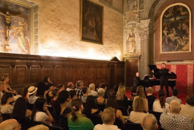Italian Opera Concert Ticket in Florence’s Santa Monaca Church - Arriving in Oltrarno and Finding Santa Monaca