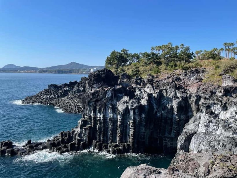 Jeju: Western and Southern Sightseeing Day Tour - Cheonjeyeon Waterfall: the forest walk to three levels