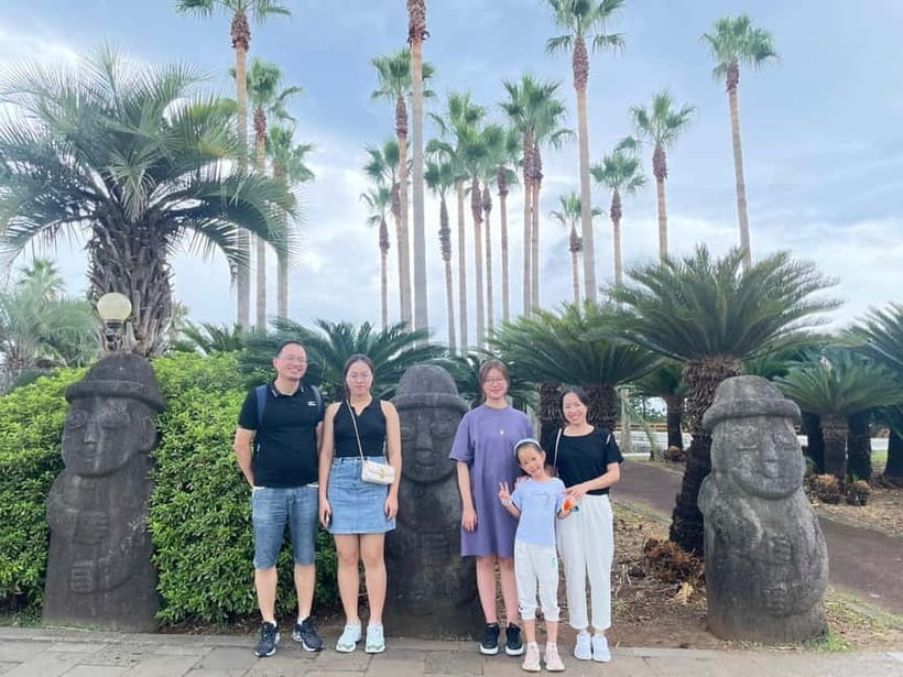 Jeju: Western and Southern Sightseeing Day Tour - O’sulloc Green Tea Museum and fields: the easiest win for photos