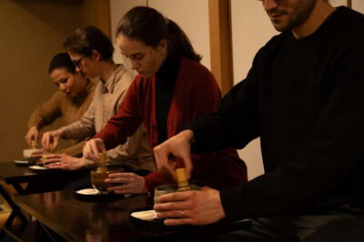 Kanazawa: Kenrokuen Tea Ceremony Experience - Meeting at the Fountain and Getting Oriented Fast