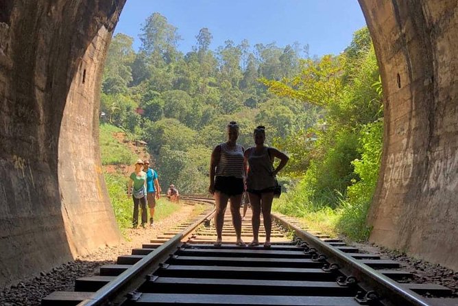 Kandy to Ella Train Tickets - Reserved Seats - The Kandy to Ella Blue Train: what you’re really paying for