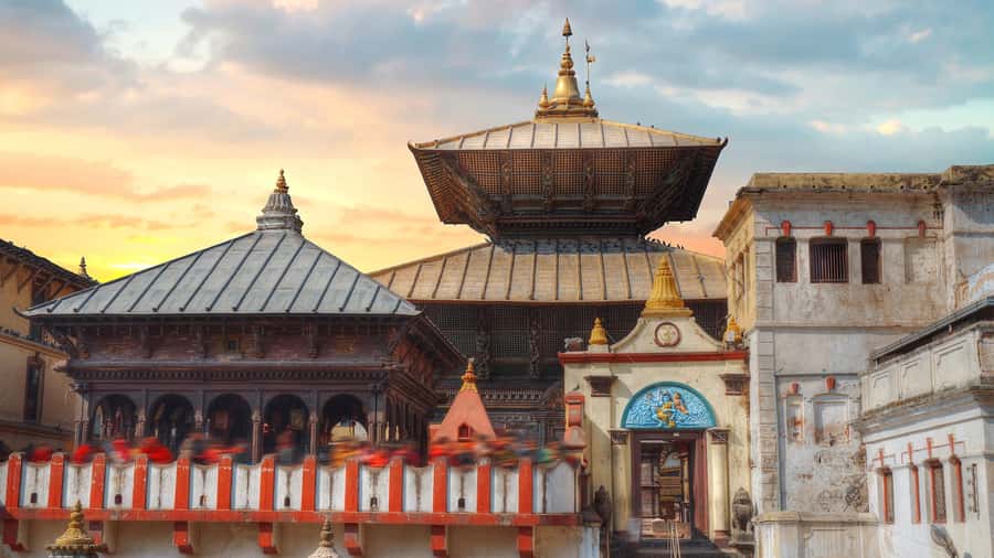 Kathmandu: 7 UNESCO Sites with Lunch - Key Things You’ll Notice Right Away