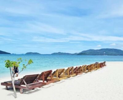 Ko Samui: Pig Island Snorkeling and Koh Tan Speedboat Tour - Koh Mudsum (Pig Island): pigs, white sand, and a rare no-civilization feel
