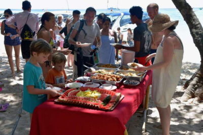 Koh Lanta: Adventure Sea Tour to Koh Rok and Koh Haa - Getting on the boat at Ko Lanta Noi, then heading straight out