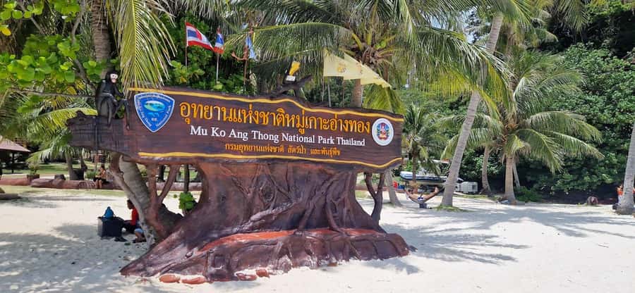 Koh Pha Ngan: Day Tour Ang Thong with Kayak, Snorkel & Lunch - Emerald Lake and the Blue Lagoon viewpoint hike: worth it, but plan for the heat
