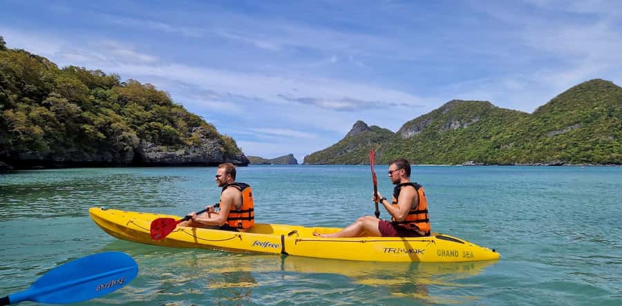 Koh Samui: Day Tour to Ang Thong with Kayak, Snorkel & Lunch - Koh Mae Ko lunch on the beach: Fuel for hiking and kayaking