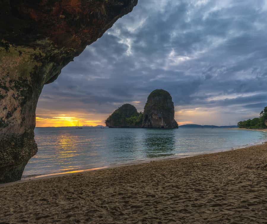 Krabi: Bioluminescent Plankton, Snorkeling & Sunset Tour - Phra Nang Cave shrine: the quick photo stop that sets the scene