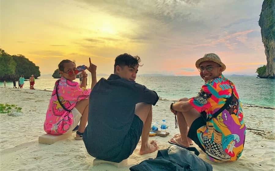 Krabi: Bioluminescent Plankton, Snorkeling & Sunset Tour - Ko Poda: lunch, sunset, toilets, and the beach that makes the BBQ feel worth it
